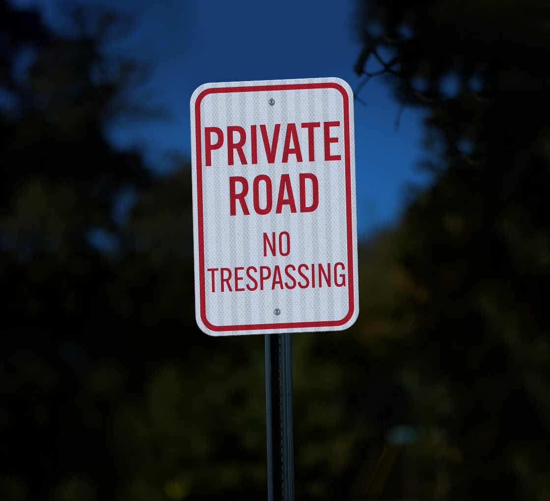 No Trespassing Road Aluminum Sign (EGR Reflective)