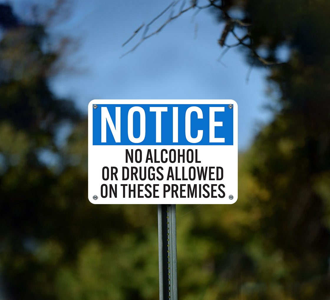 'No Cash Or Drugs Kept On Premises' Vinyl Decal Sign – 22cm X 5.6cm – Black On Grey