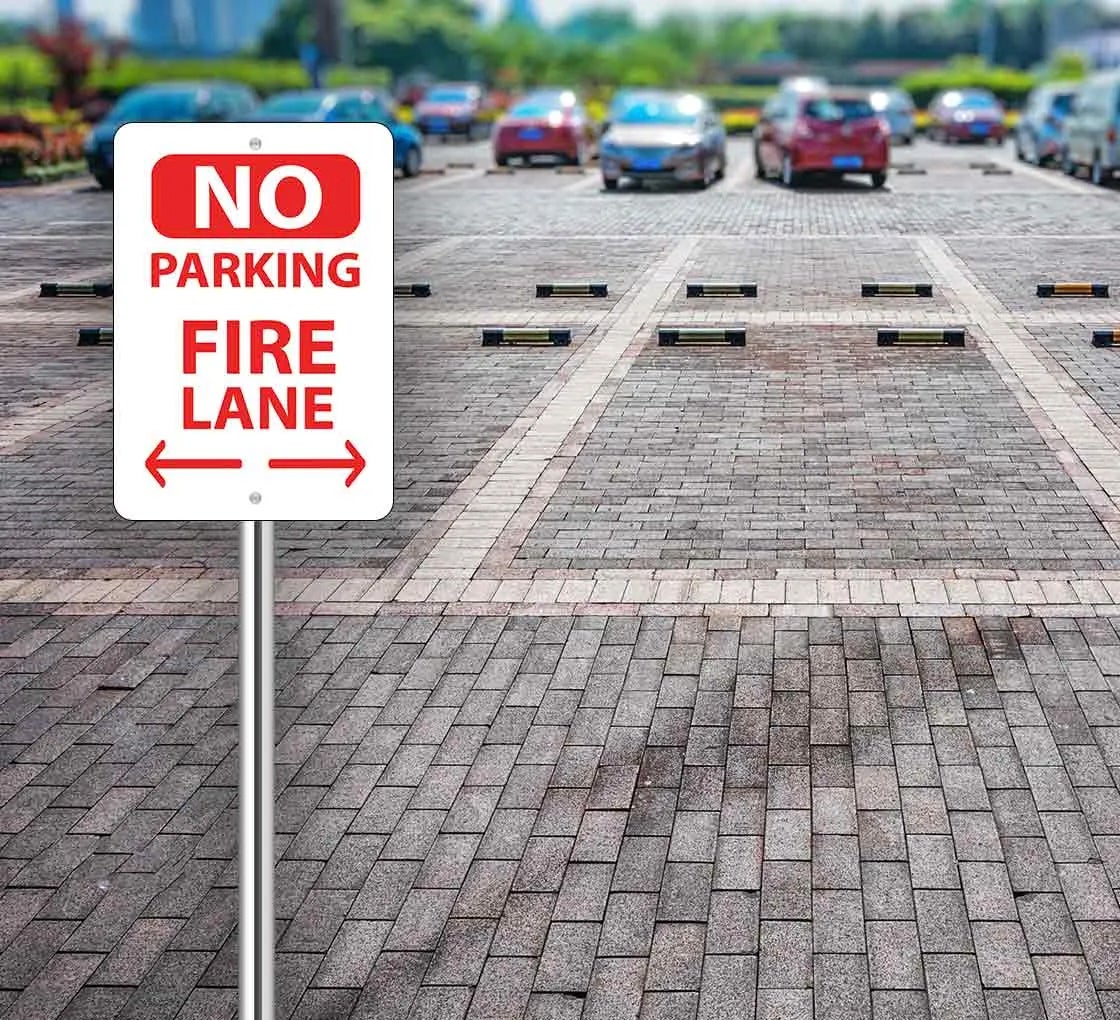 Unoopler Cartello No Parking Fire Station In Latta, 20x30 Cm, Stampa UV, Vintage, Per Interni Ed Esterni, Facile Da Montare